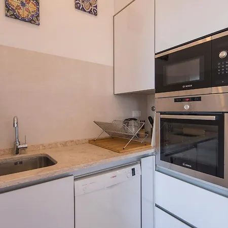 Lovelystay - Comfortable With River Views Appartement *