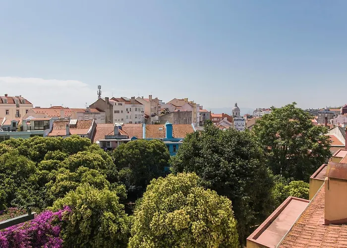 Comfortable With River View By Lovelystay *