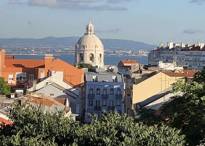 Comfortable With River View By Lovelystay Apartment