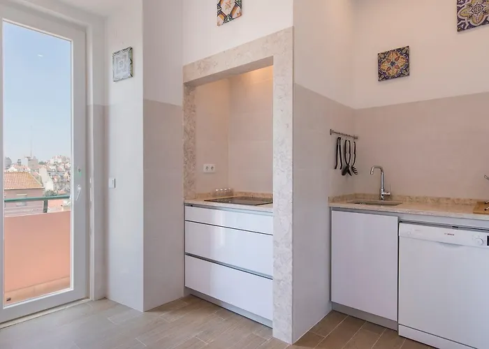 Apartment Comfortable With River View By Lovelystay