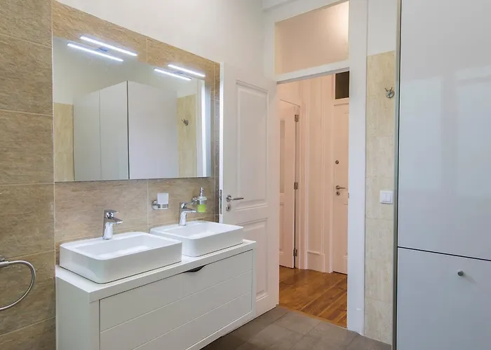 Comfortable With River View By Lovelystay Apartment *