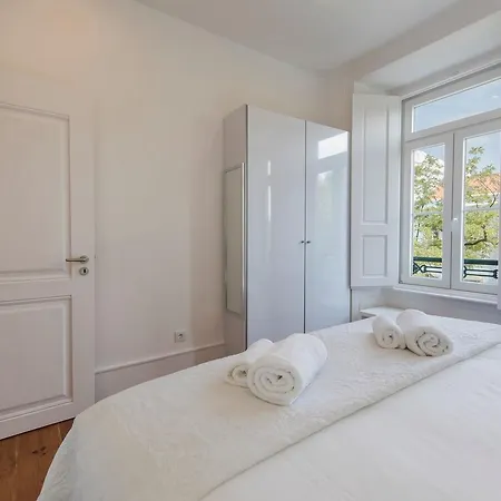 Lovelystay - Comfortable With River Views