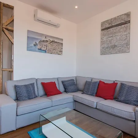 Lovelystay - Comfortable With River Views Apartment Lisbon