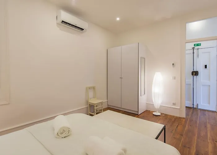 Comfortable With River View By Lovelystay Lisboa