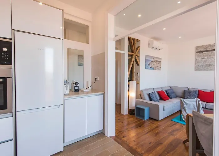 Comfortable With River View By Lovelystay