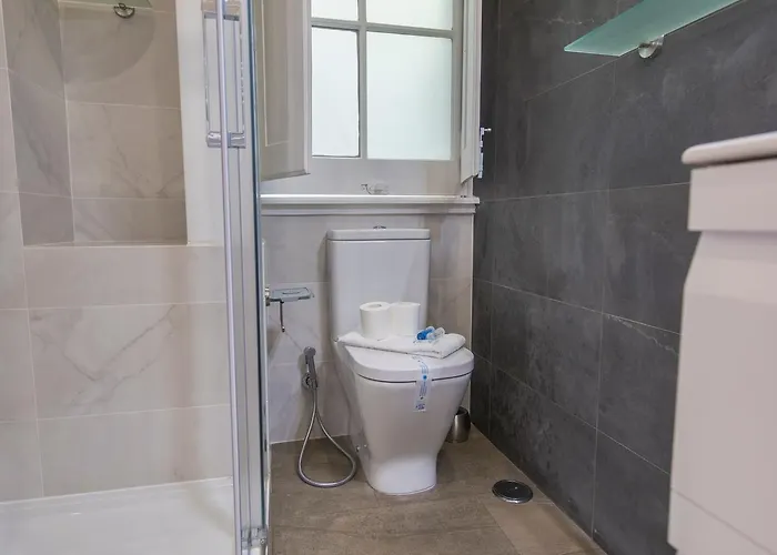 Comfortable With River View By Lovelystay *