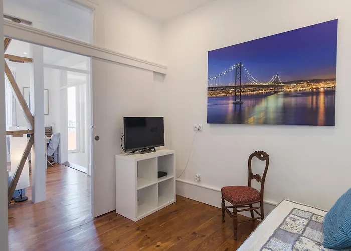 Comfortable With River View By Lovelystay Lisboa