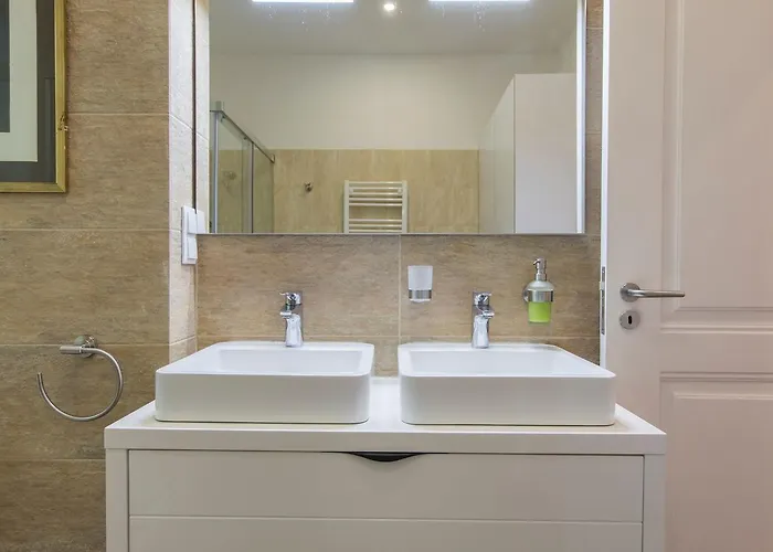 Comfortable With River View By Lovelystay Lisboa