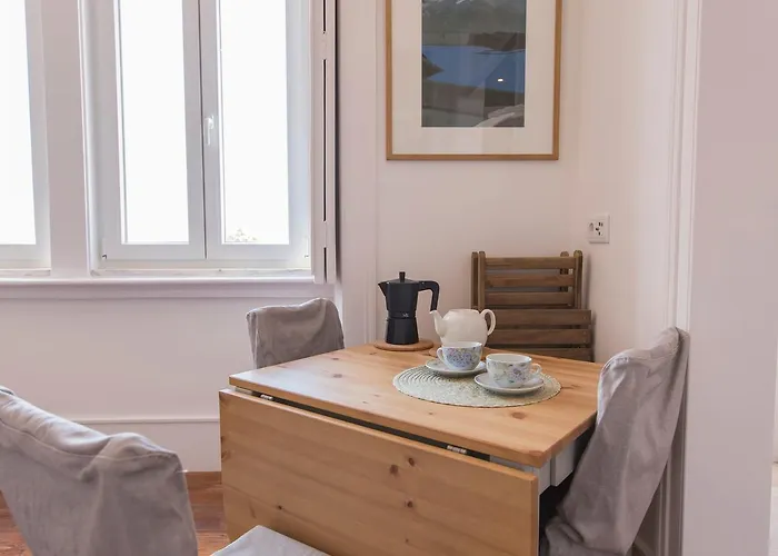 Comfortable With River View By Lovelystay Lisboa