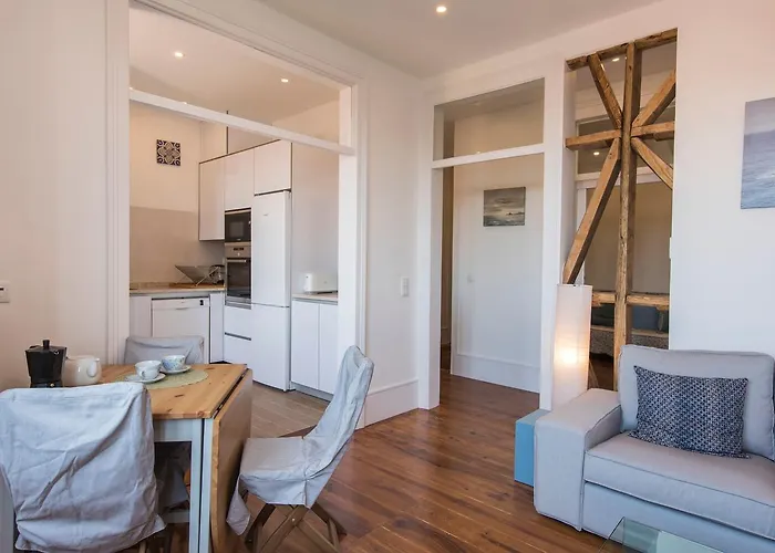 Comfortable With River View By Lovelystay *