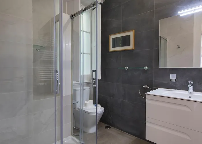 Comfortable With River View By Lovelystay Lisboa