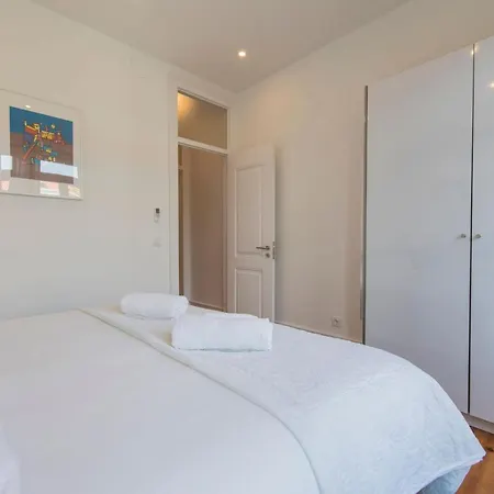 Comfortable With River View By Lovelystay Appartement