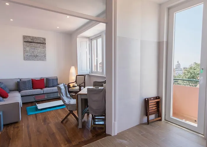 Comfortable With River View By Lovelystay Daire *